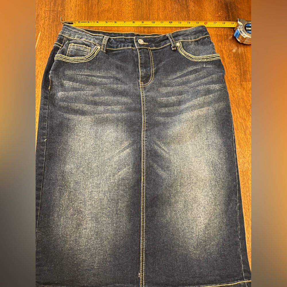 Be Girl size large denim skirt